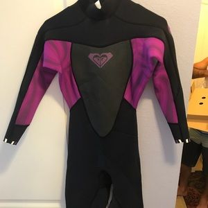 Roxy wetsuit.